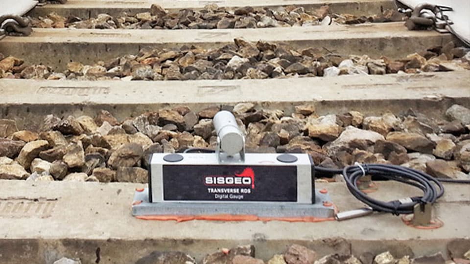 4_RDS_railway_monitoring_system_sisgeorail_installation