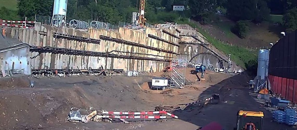 01_Webcam-picture_of_retaining_wall_bo