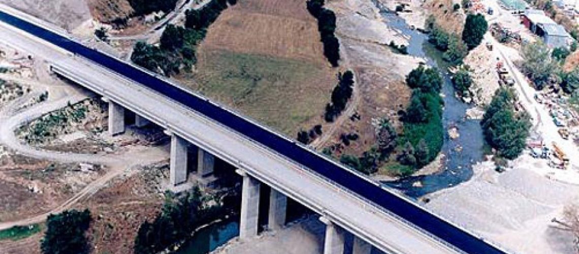 03_00748b14aafe1f1120a679aad3fb0430