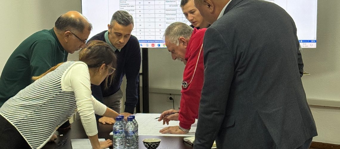 4_Chatkal_dam_meeting-engineers