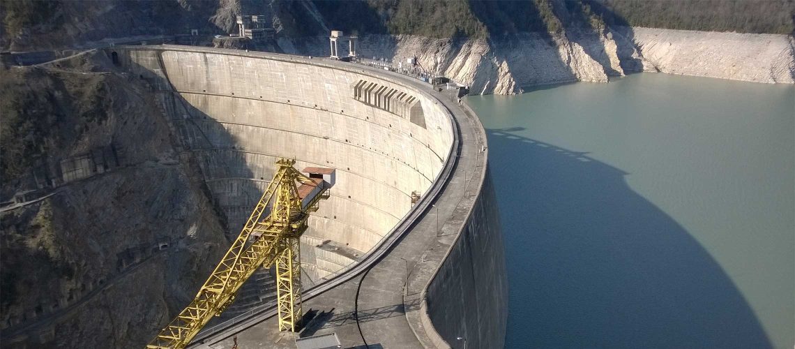 This image represents "Enguri dam Georgia" a concrete dam. It's used to represent Sisgeo's Concrete Dam Structural Health Monitoring